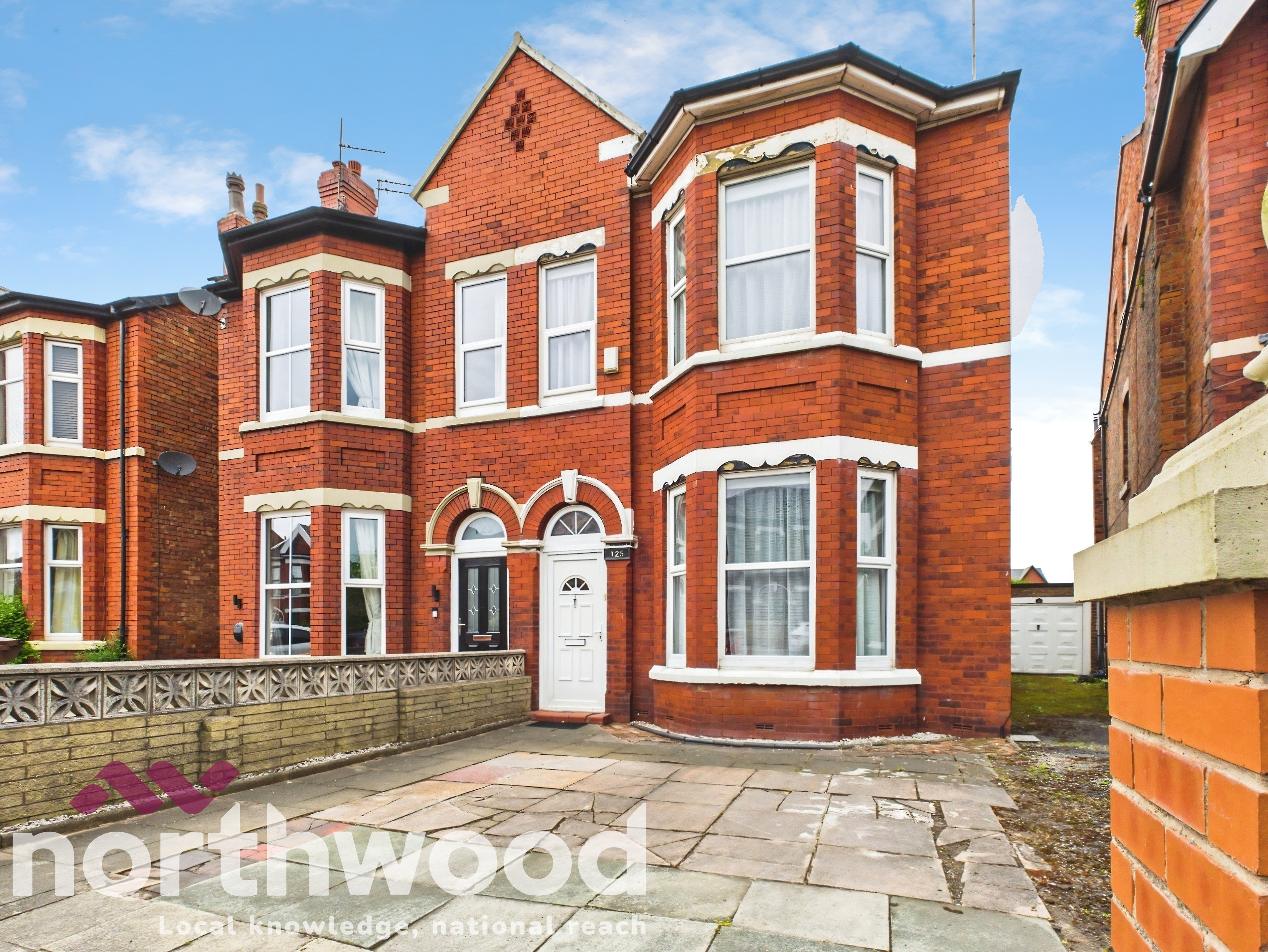 4 bedroom Semi-detached house For Sale