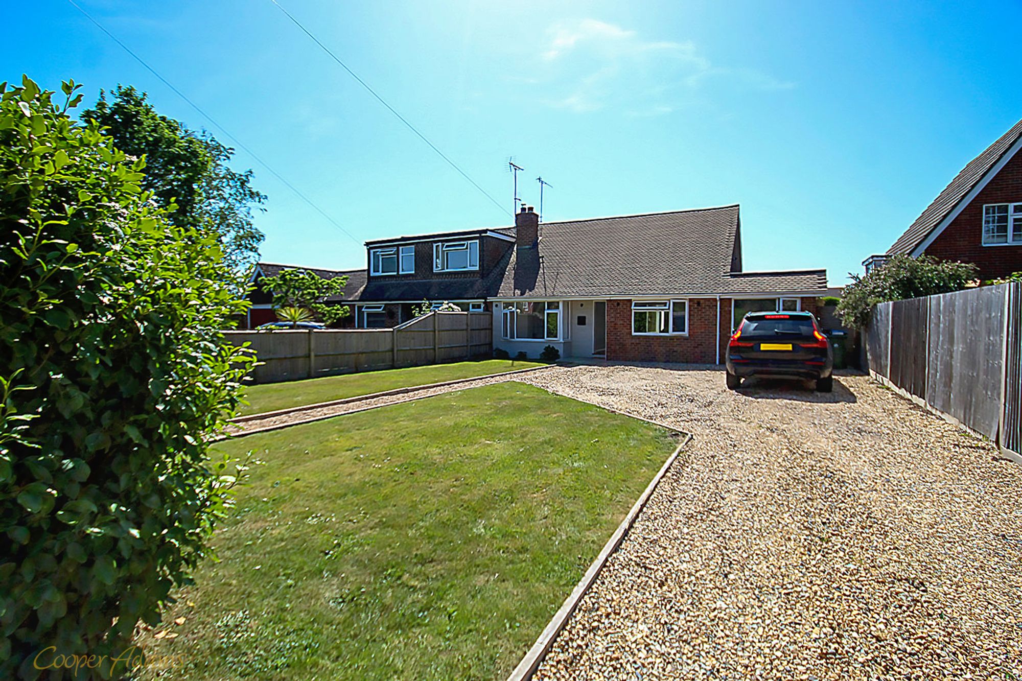 3 bedroom Detached bungalow To Let
