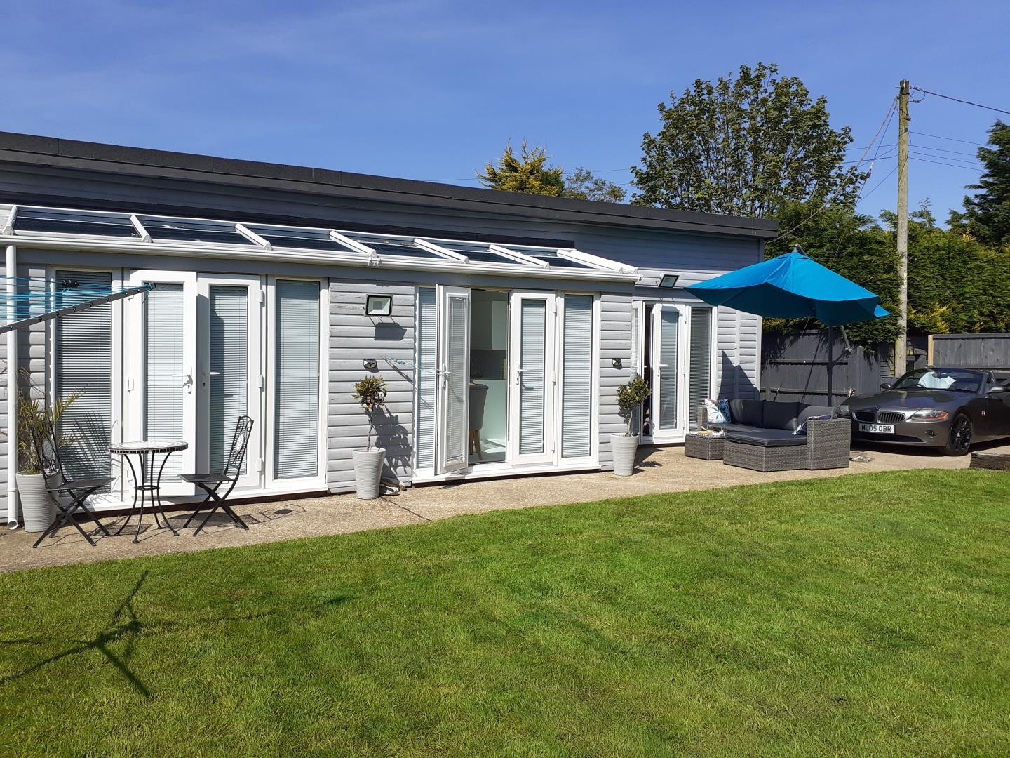 2 bedroom Detached bungalow To Let