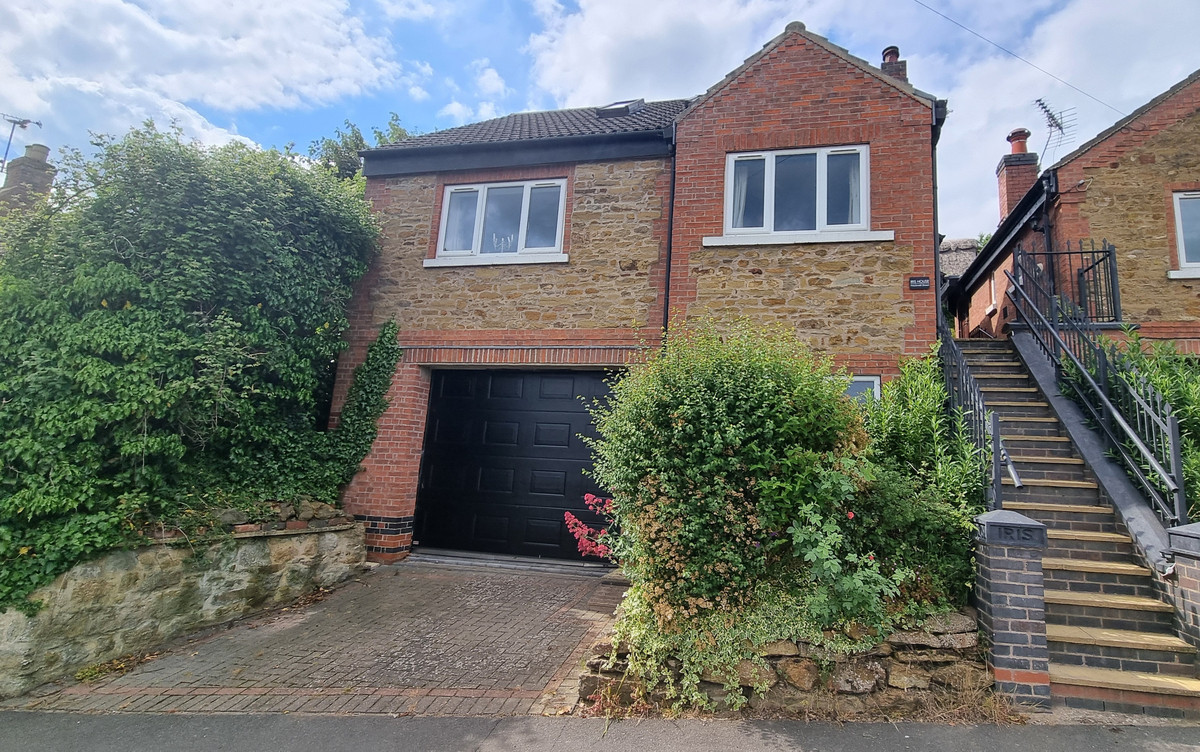 4 bedroom House (unspecified) For Sale