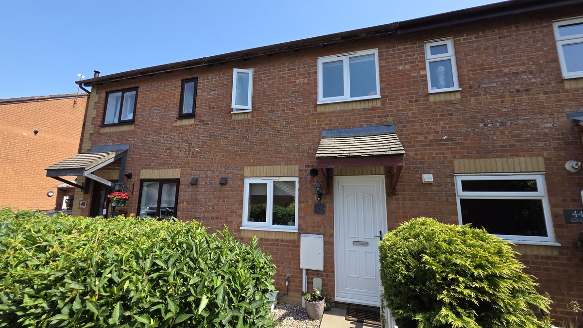 2 bedroom House (unspecified) For Sale