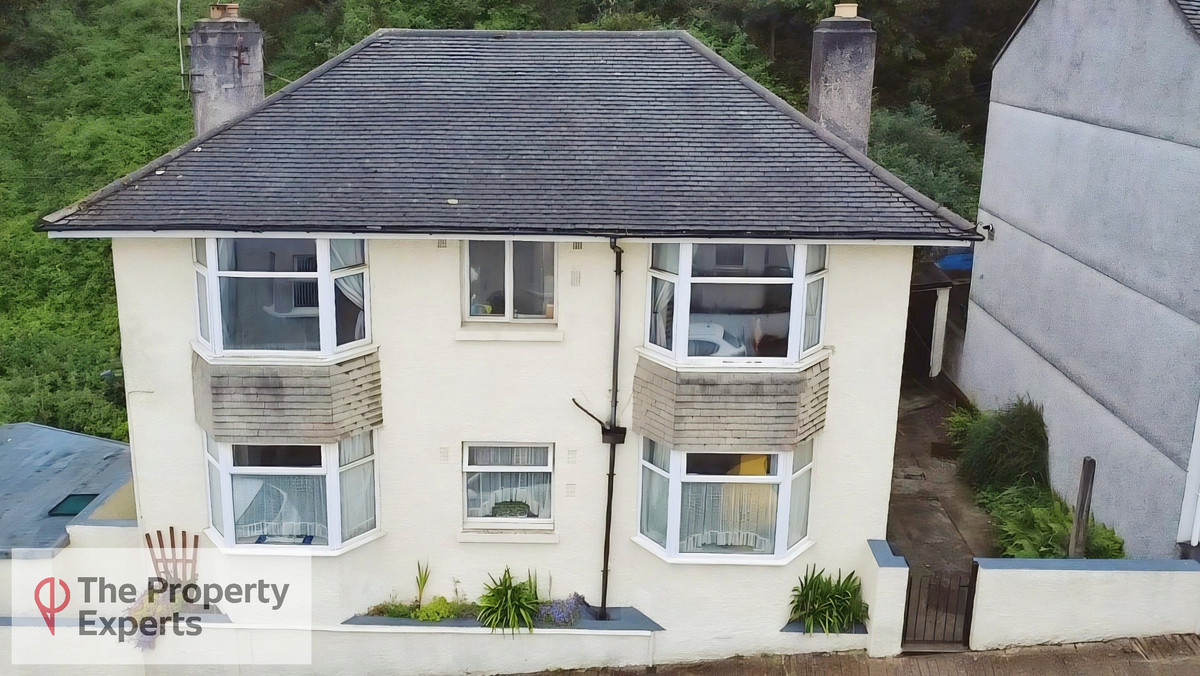 2 bedroom Detached house For Sale