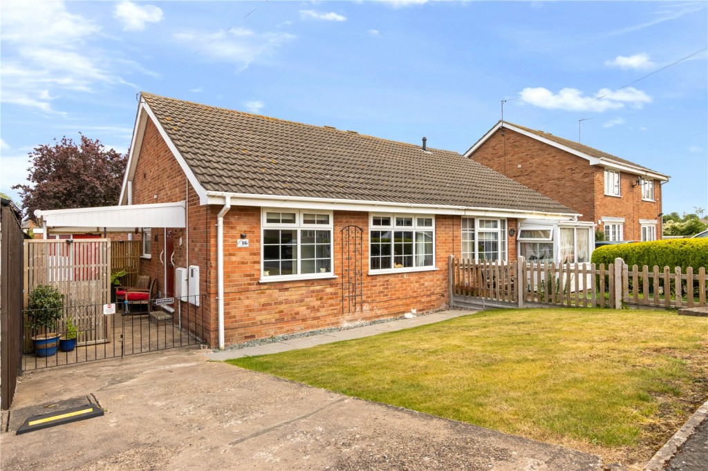 2 bedroom Detached bungalow For Sale