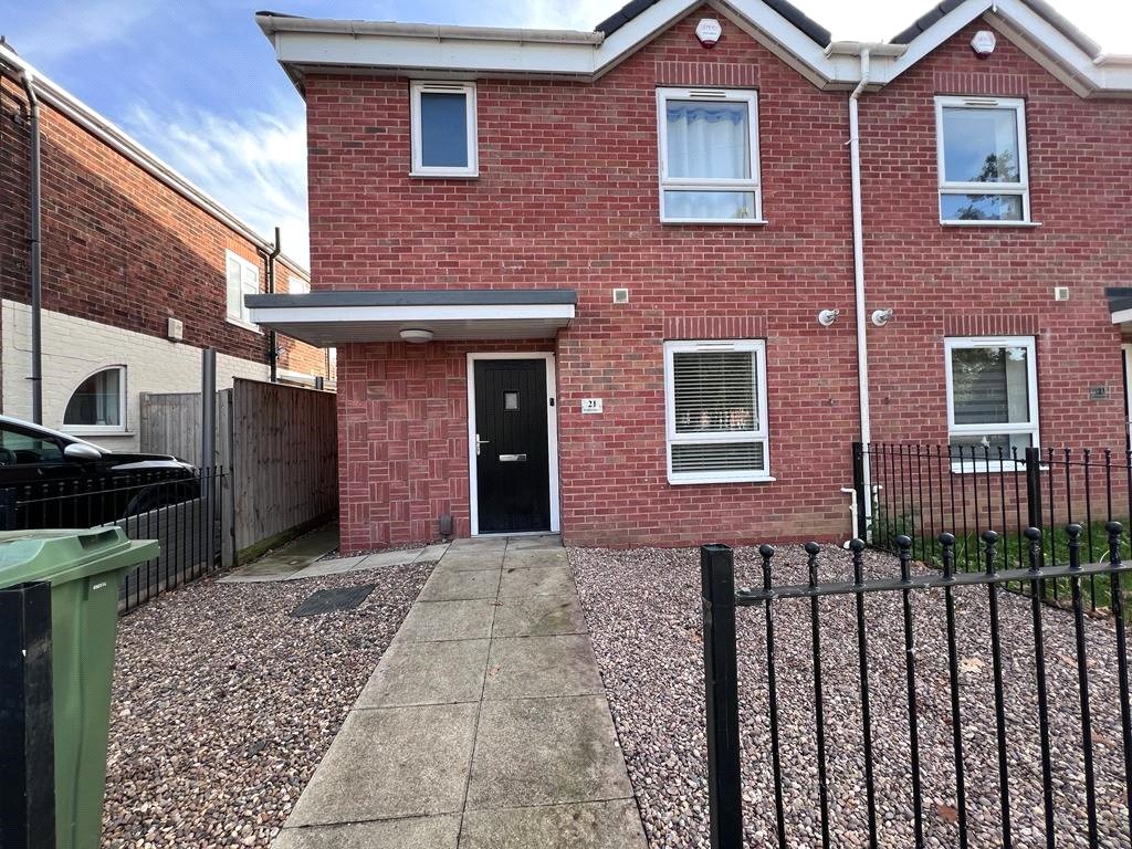 3 bedroom Semi-detached house To Let