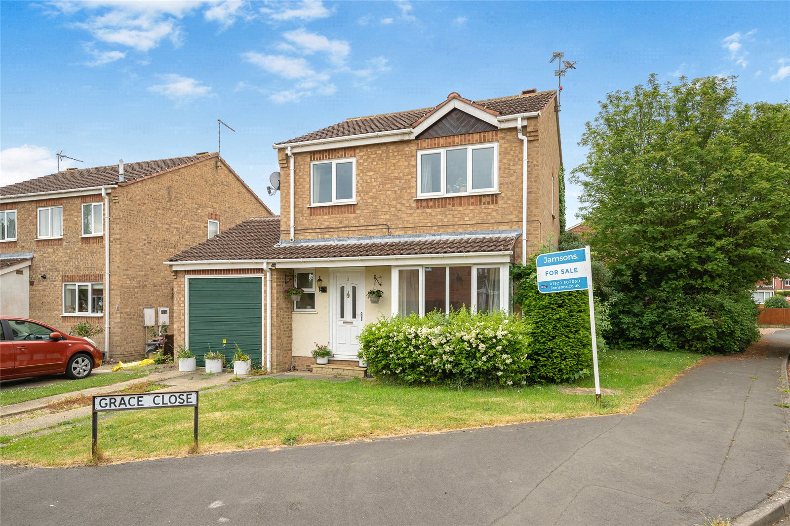 3 bedroom Detached house Under Offer
