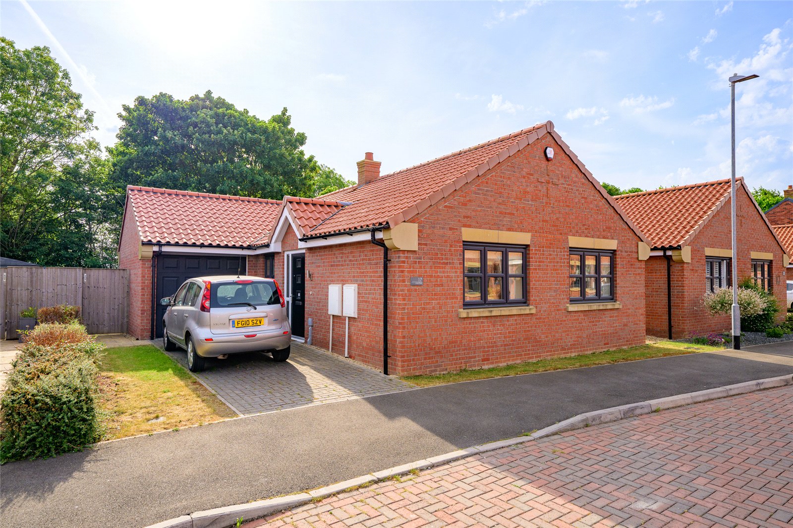 3 bedroom Detached house Under Offer