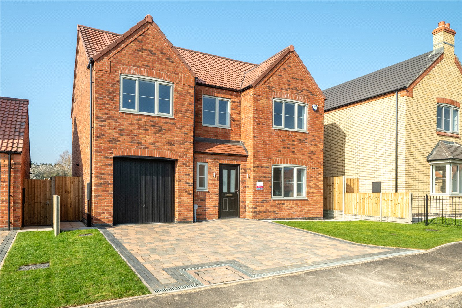 4 bedroom Detached house Under Offer
