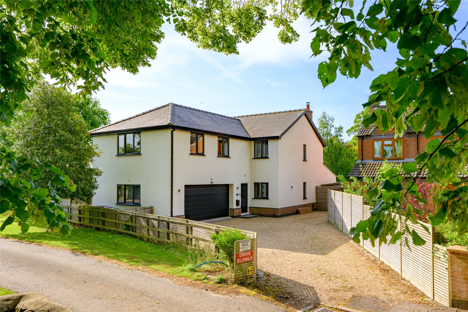 4 bedroom Detached house Under Offer