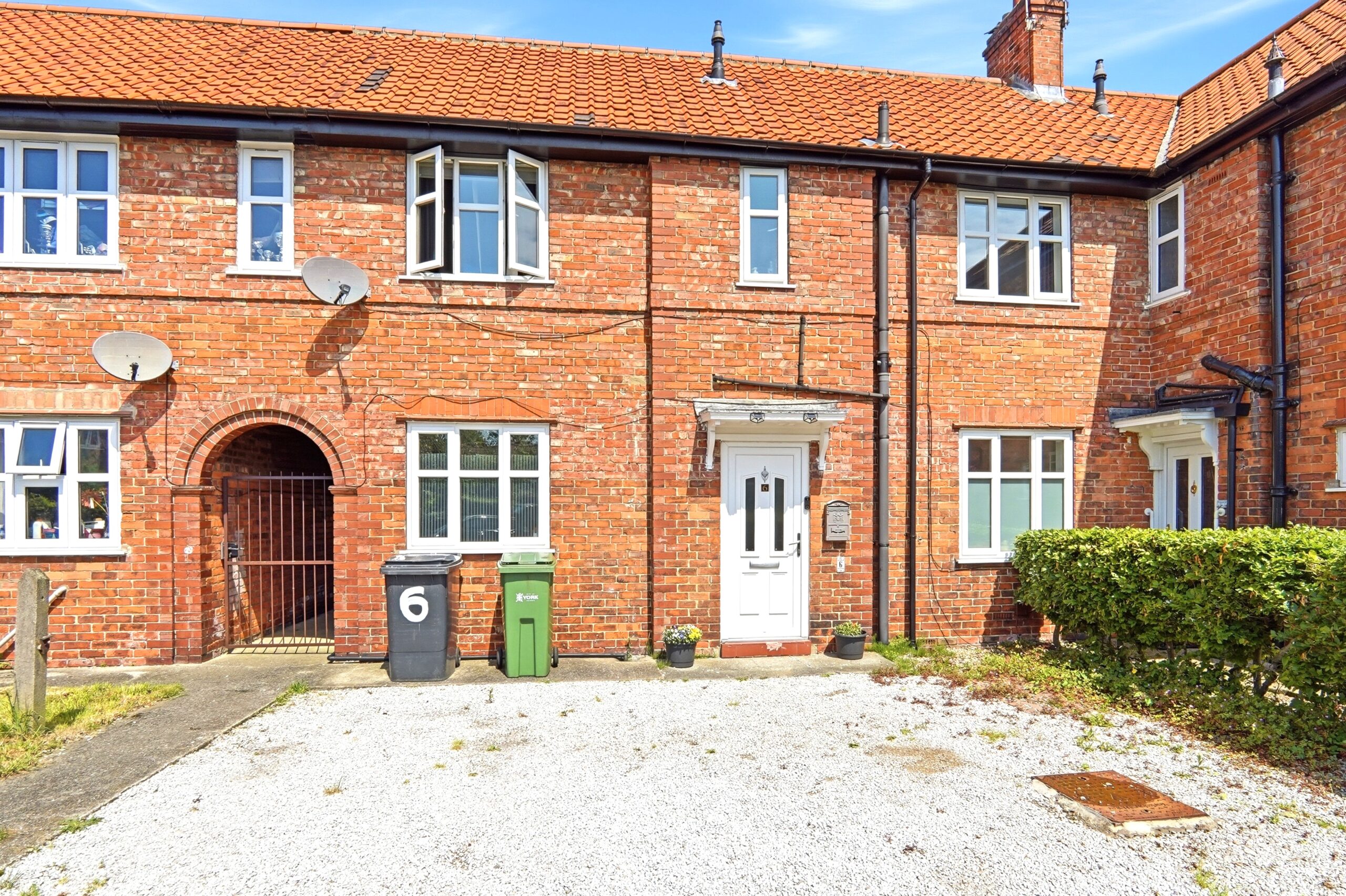 4 bedroom End of terrace house Under Offer