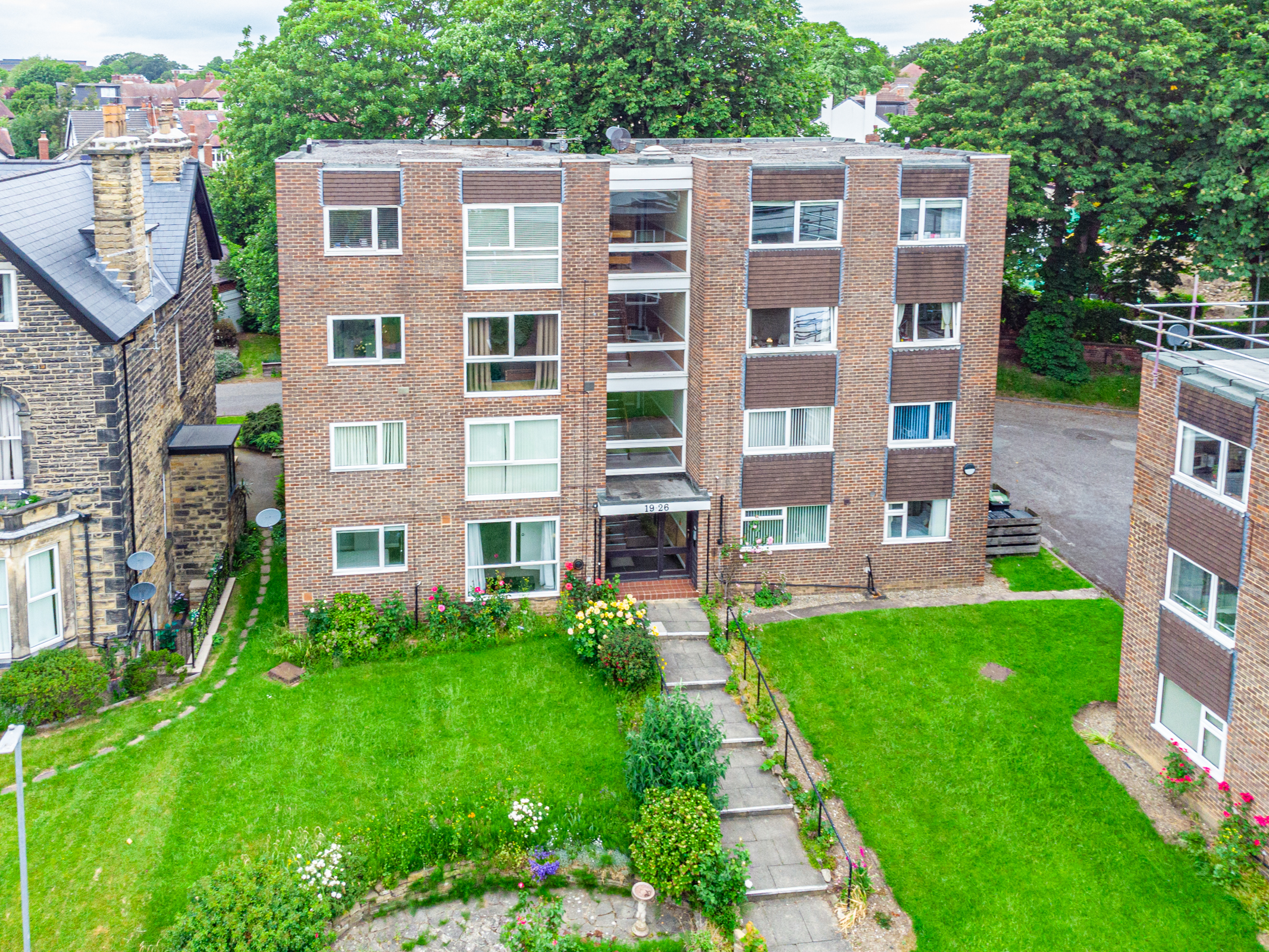 2 bedroom Flat For Sale