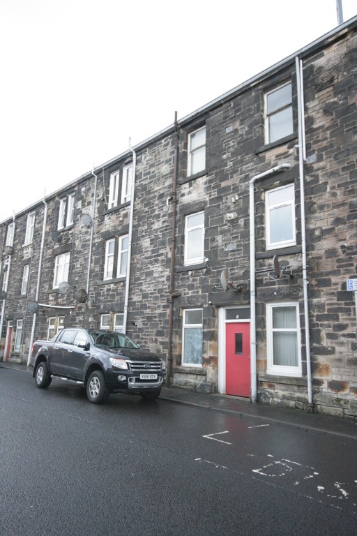 2 bedroom Flat To Let