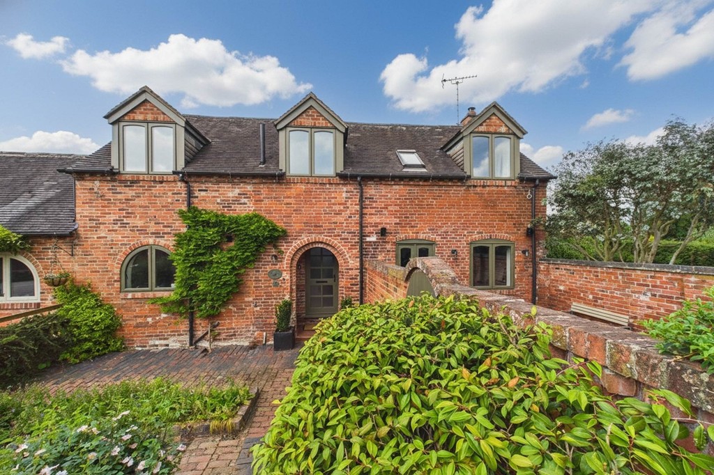 3 bedroom Barn For Sale