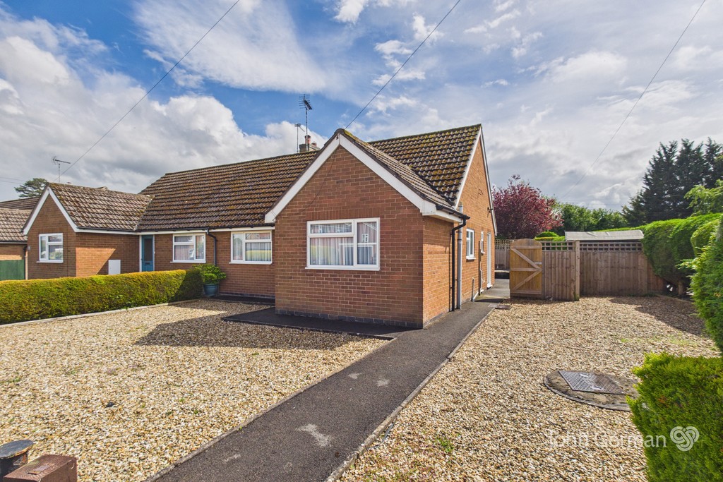 2 bedroom Semi-detached house For Sale