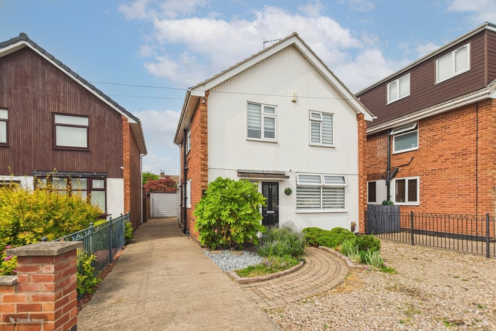 3 bedroom Detached house For Sale