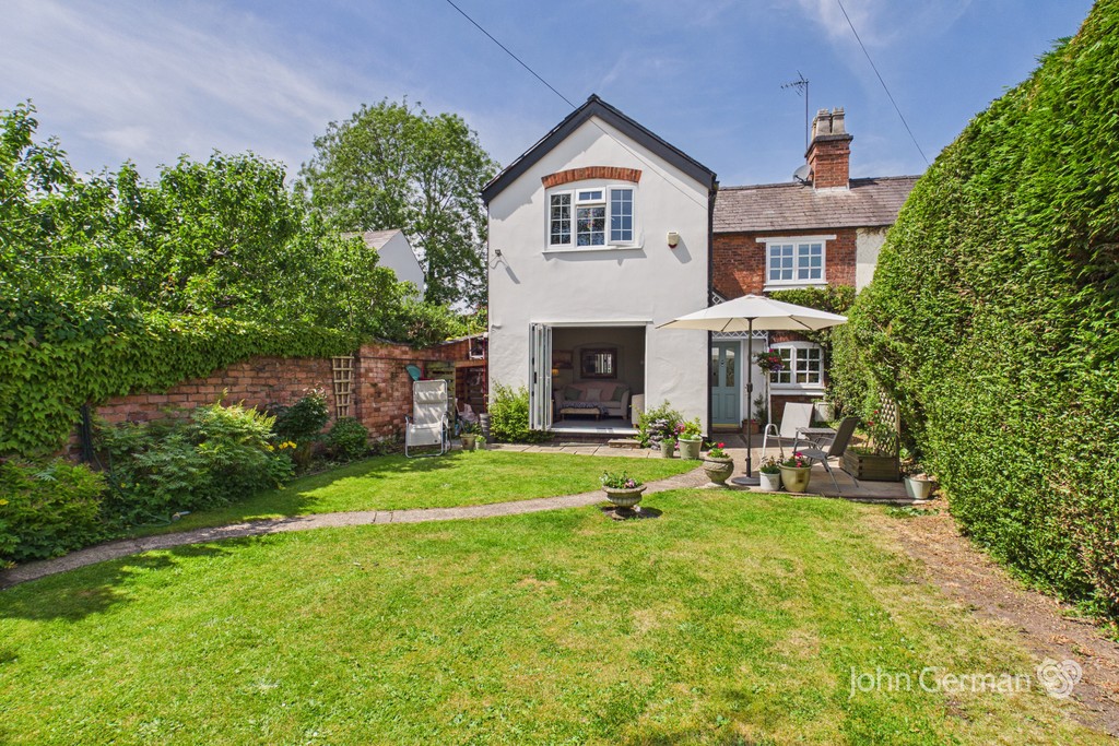 4 bedroom Semi-detached house For Sale