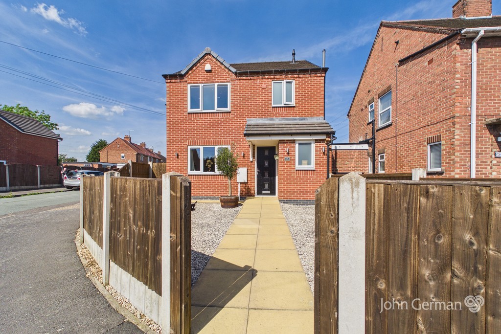 3 bedroom Detached house For Sale