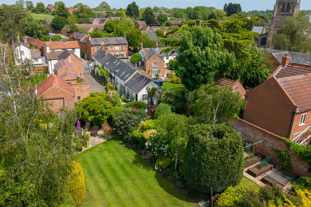 5 bedroom Property For Sale