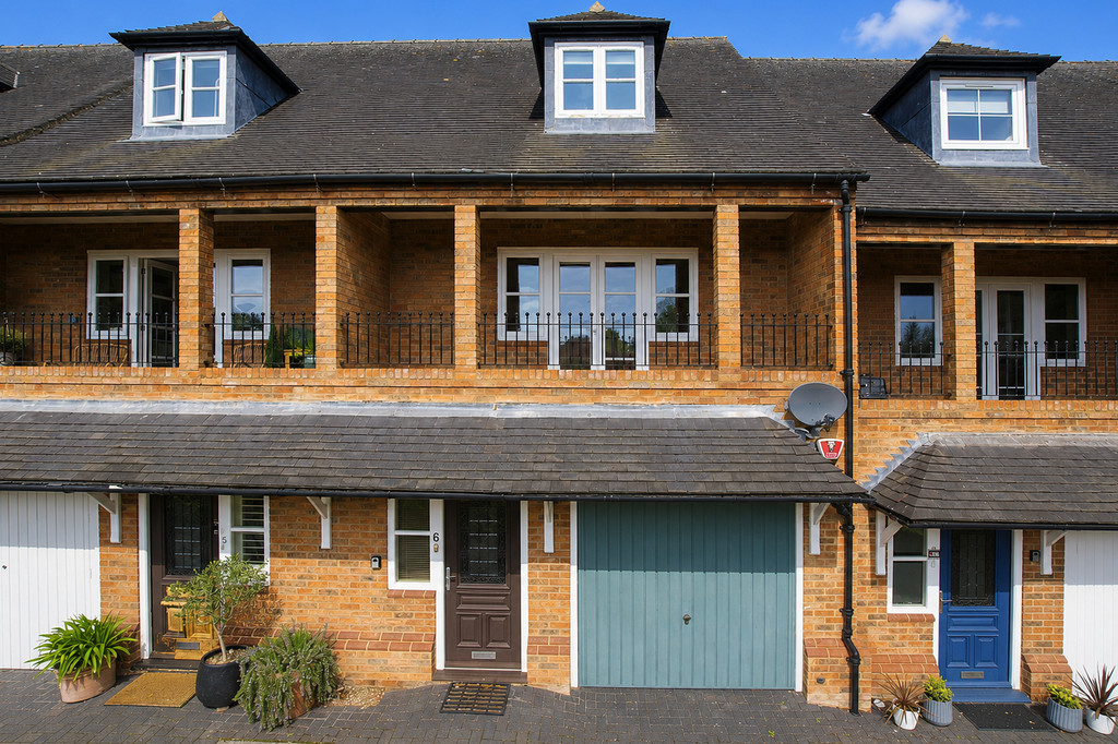 3 bedroom  For Sale