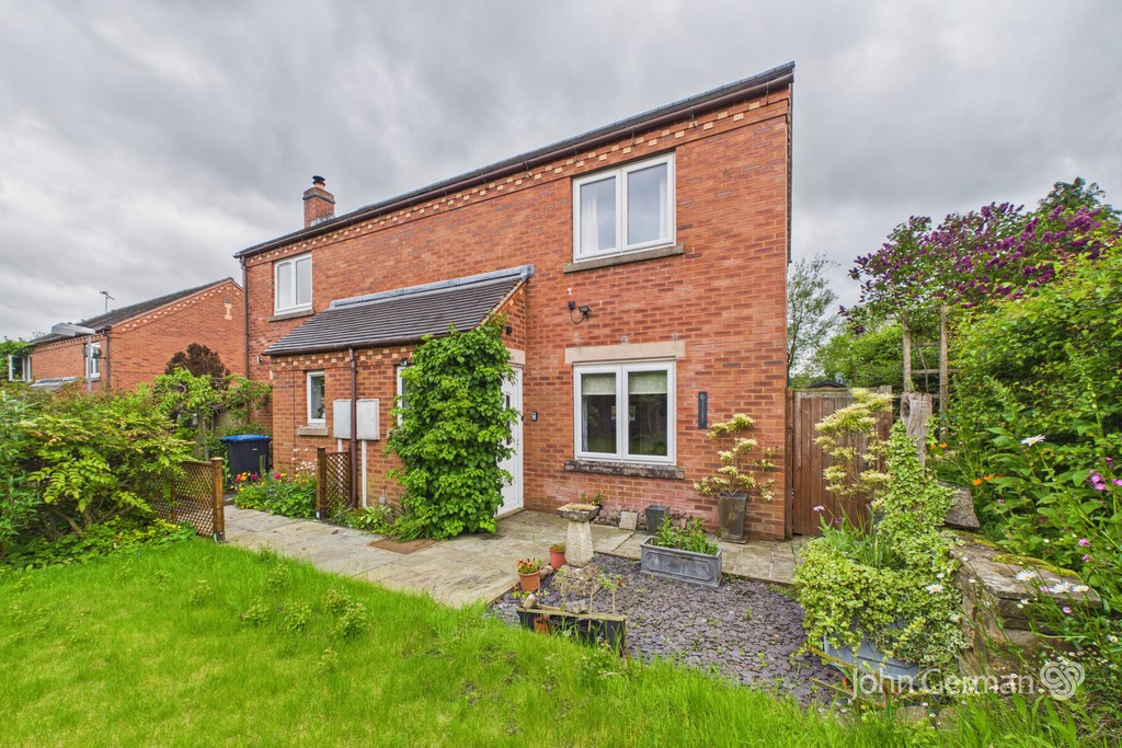 2 bedroom Semi-detached house For Sale