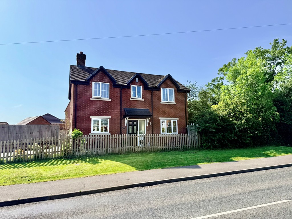 3 bedroom Detached house For Sale