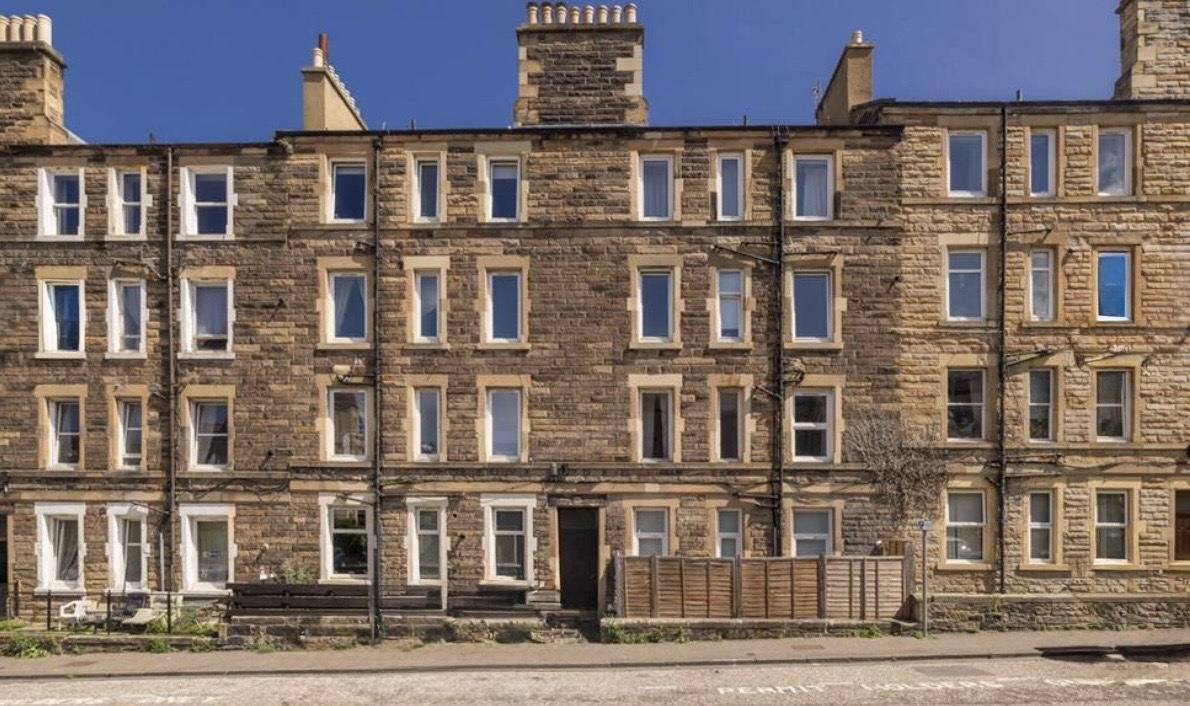 1 bedroom Flat To Let