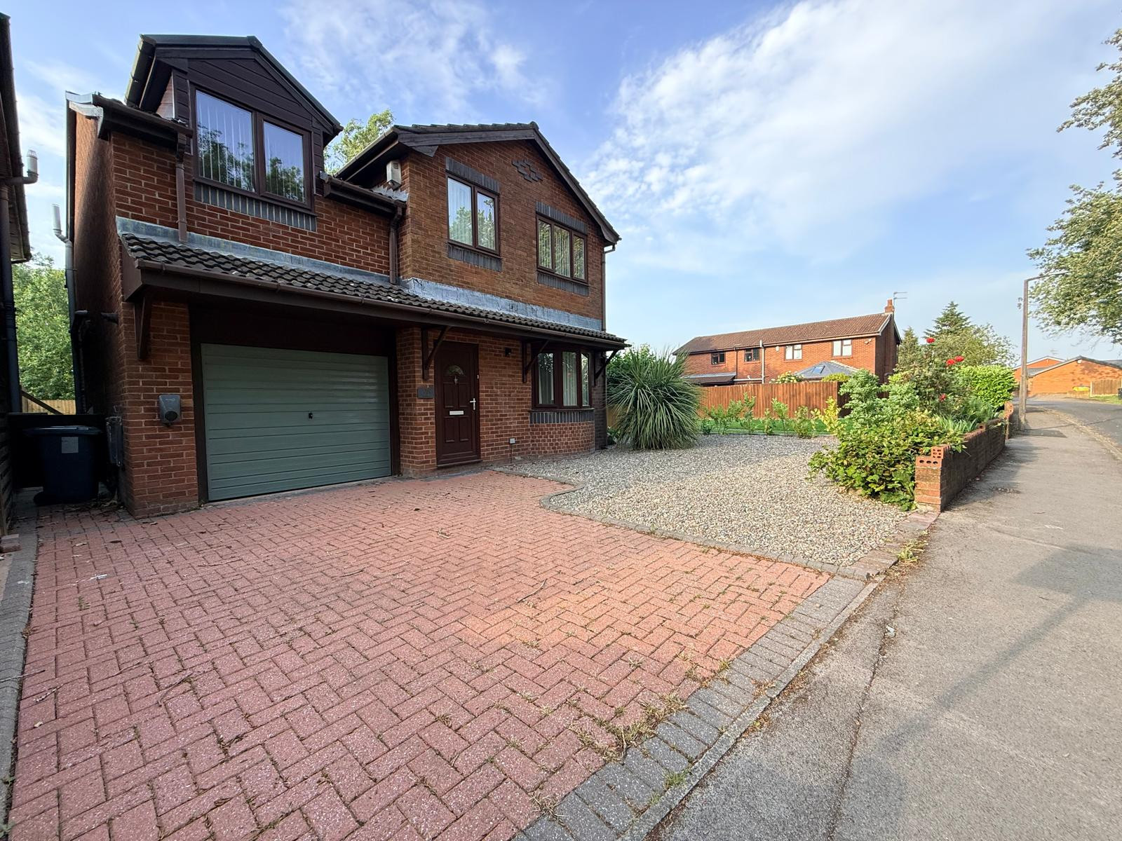 4 bedroom Detached house Under Offer