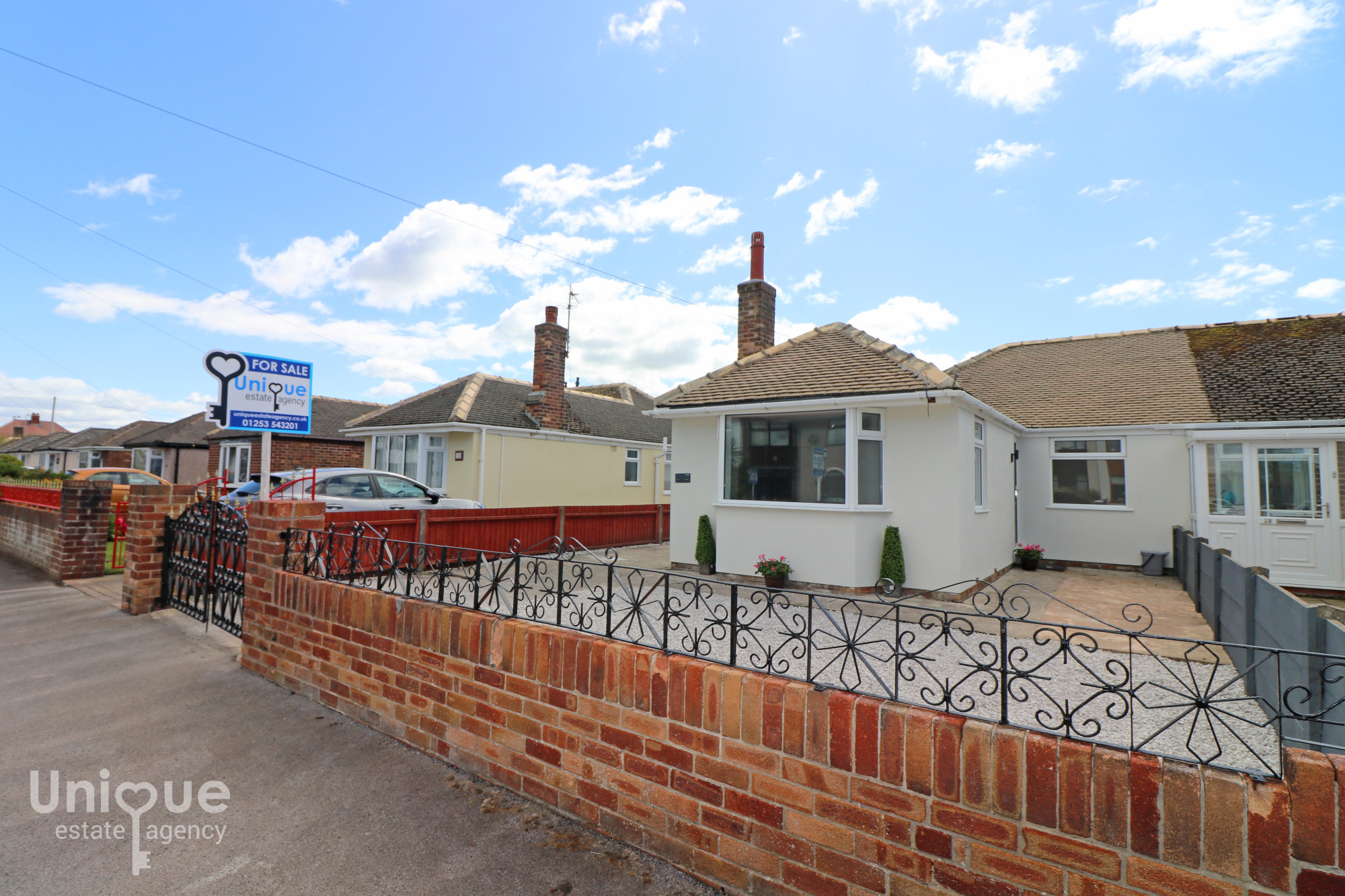 3 bedroom Detached bungalow Under Offer