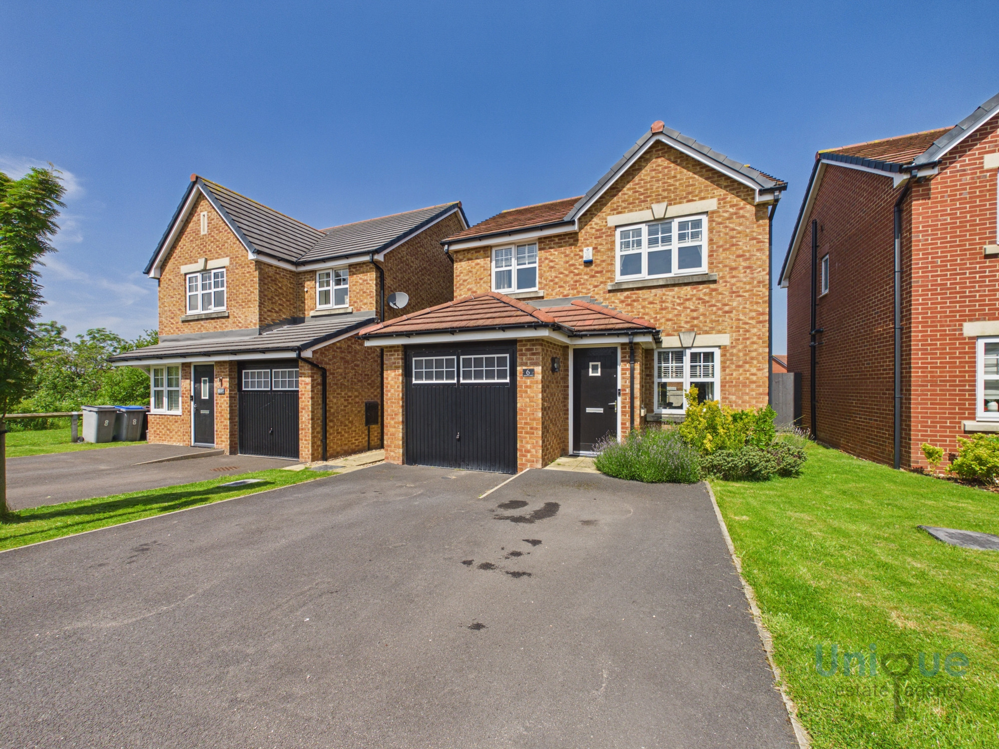 3 bedroom Detached house Under Offer