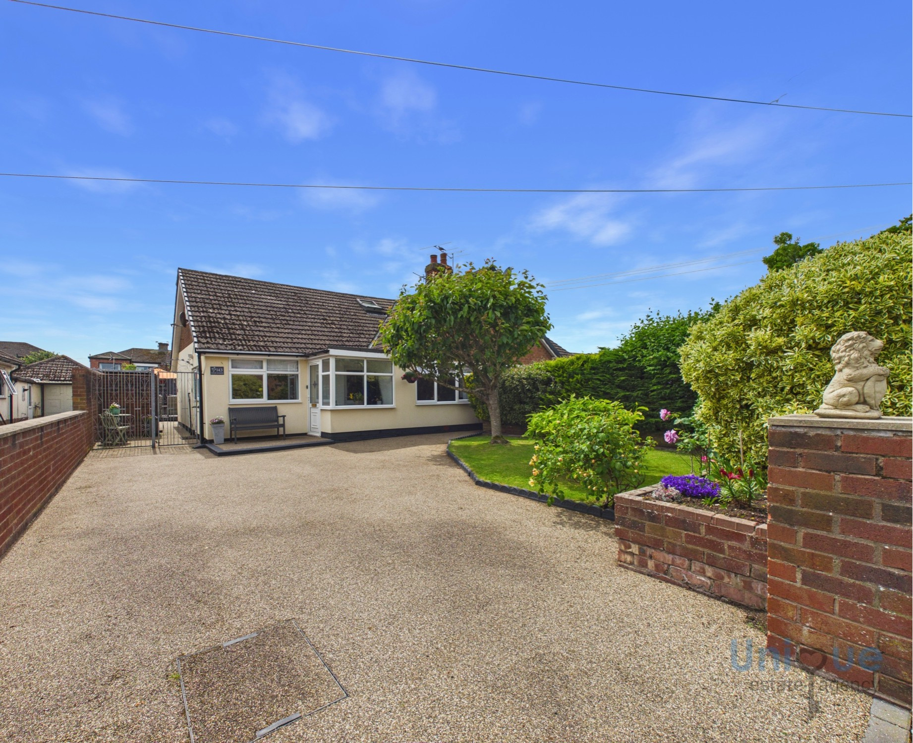 2 bedroom Link detached house Under Offer