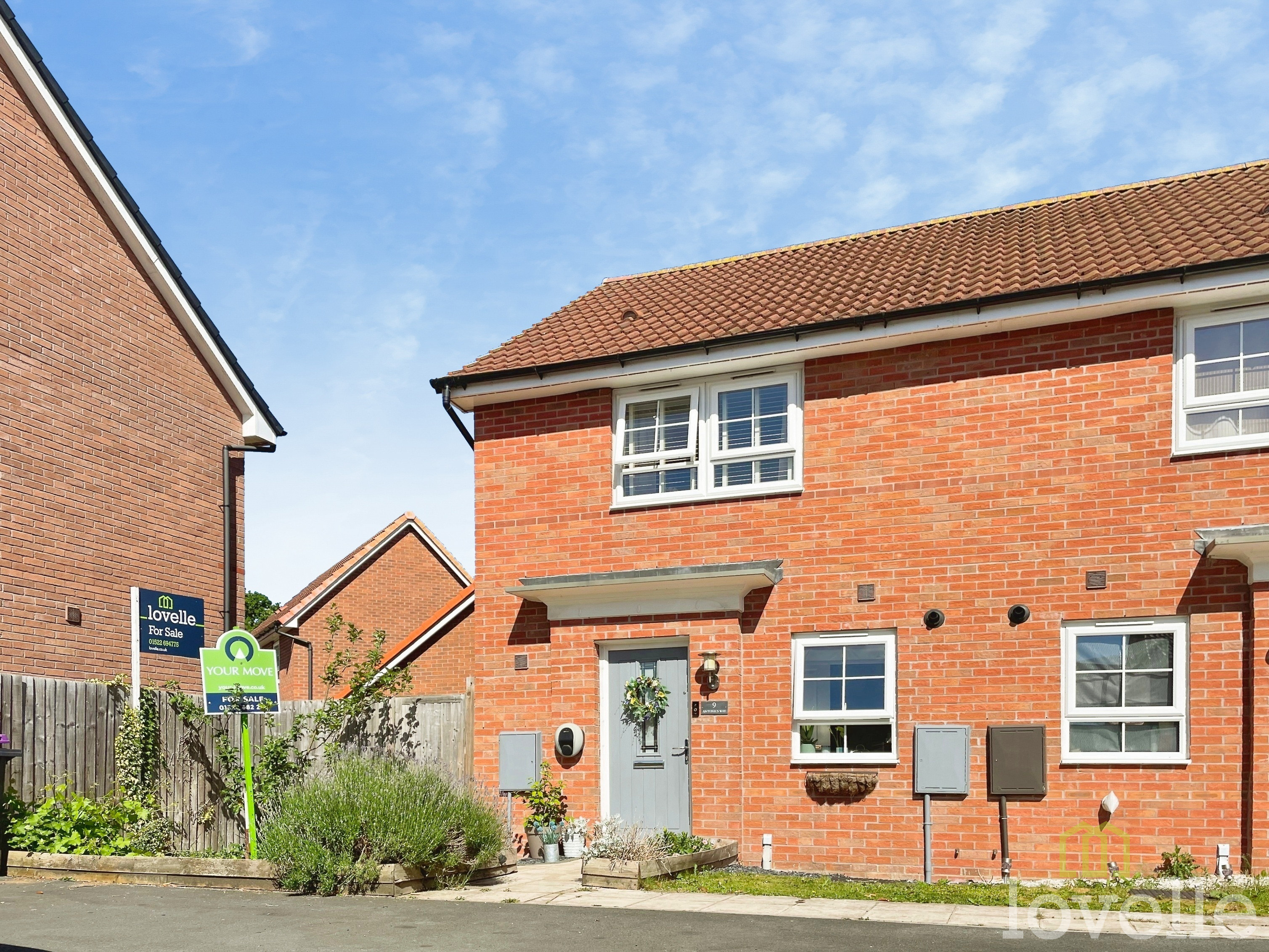 3 bedroom Semi-detached house For Sale