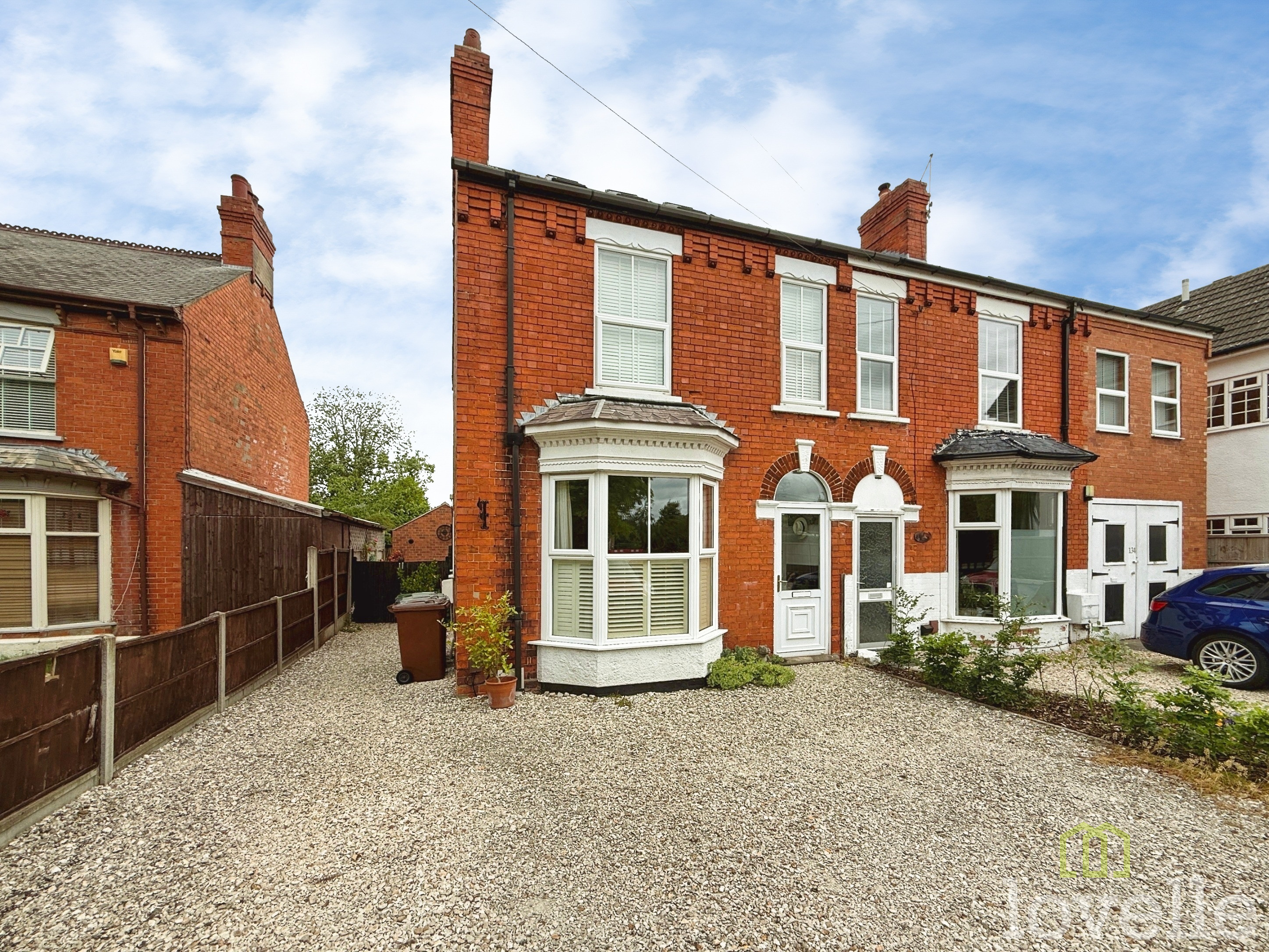 4 bedroom Semi-detached house For Sale