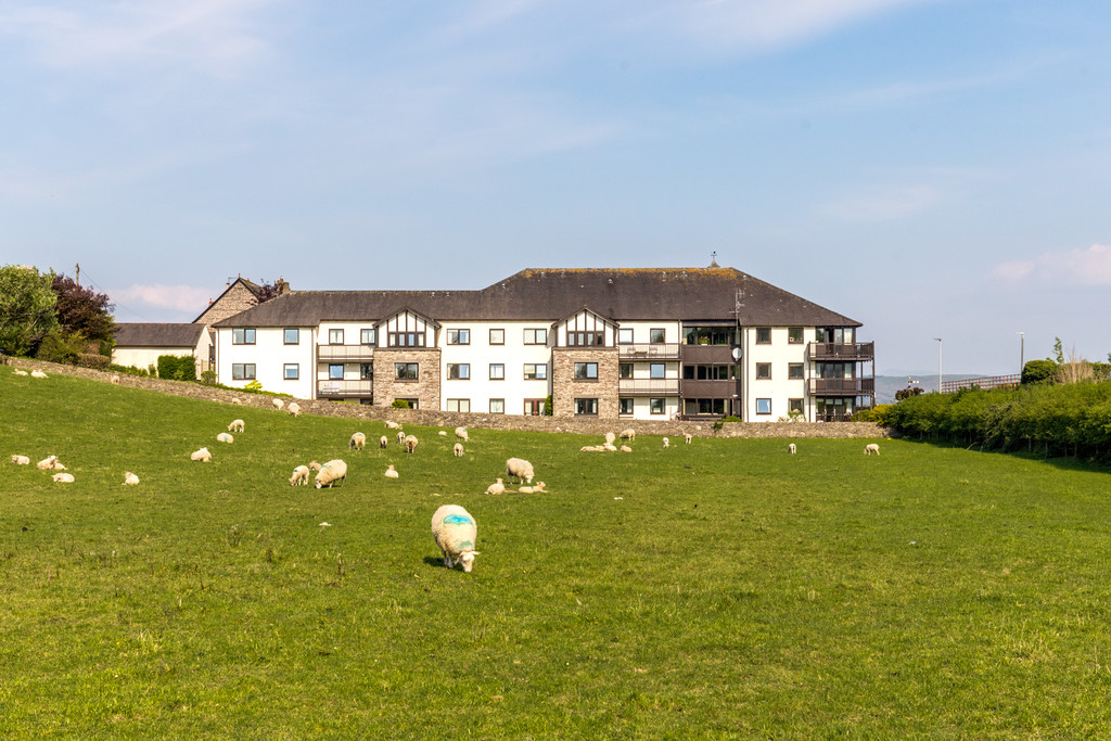 2 bedroom Flat share To Let