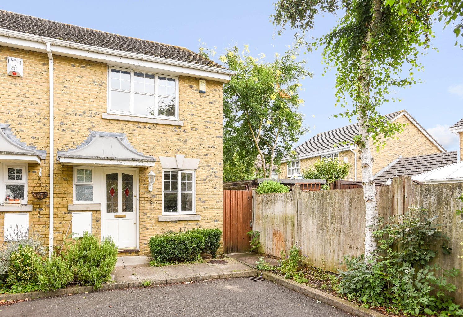 2 bedroom End of terrace house Let