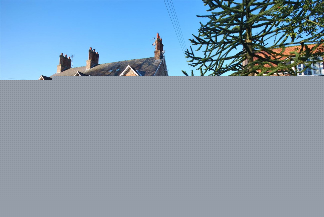 3 bedroom Semi-detached house To Let