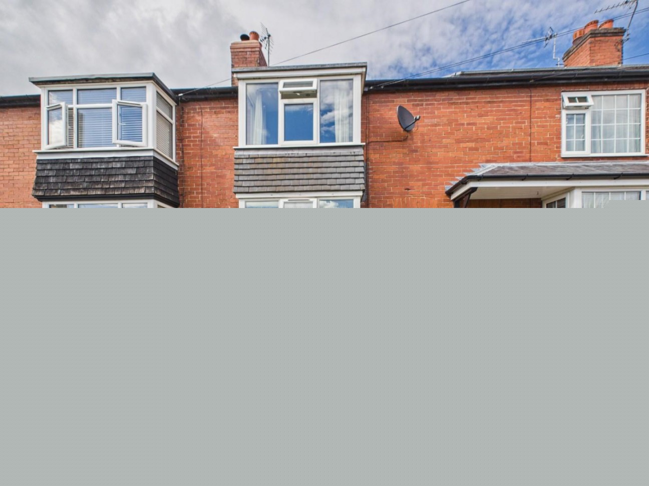 2 bedroom Detached house For Sale