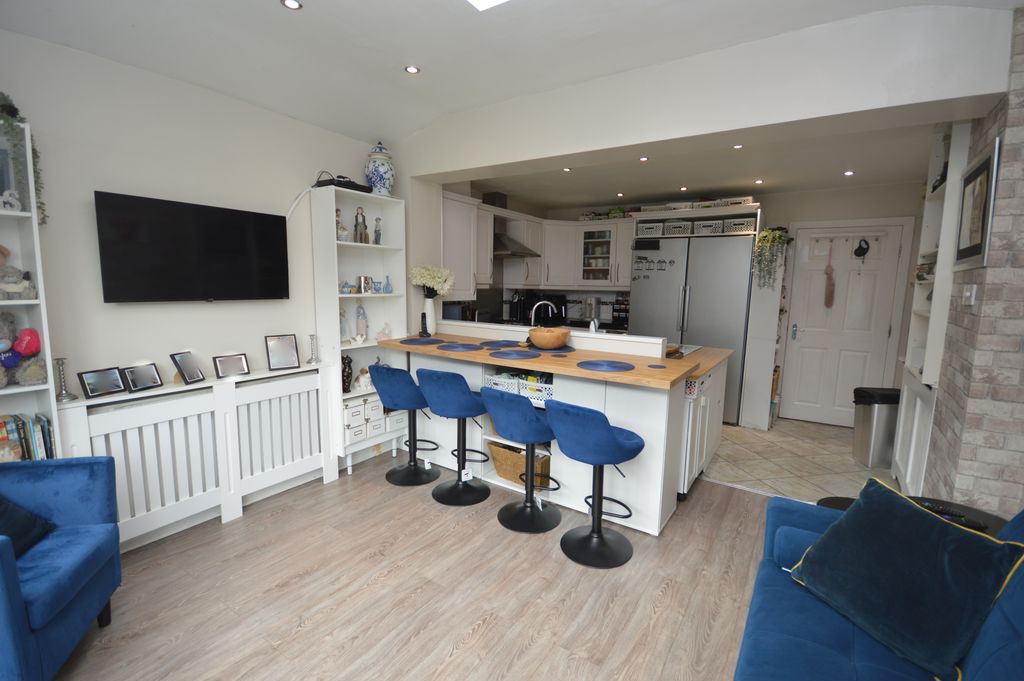 4 bedroom Link detached house For Sale