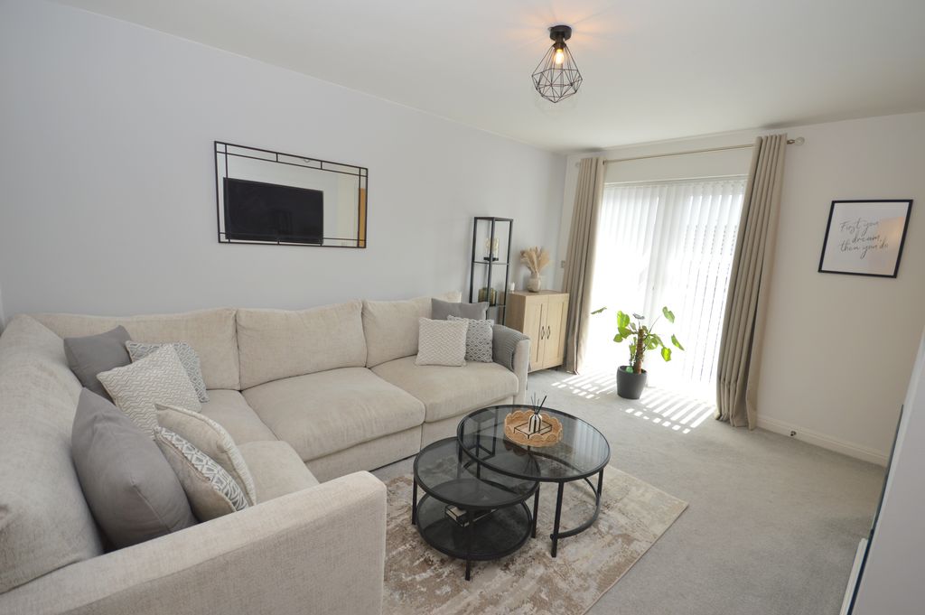 2 bedroom Flat share For Sale