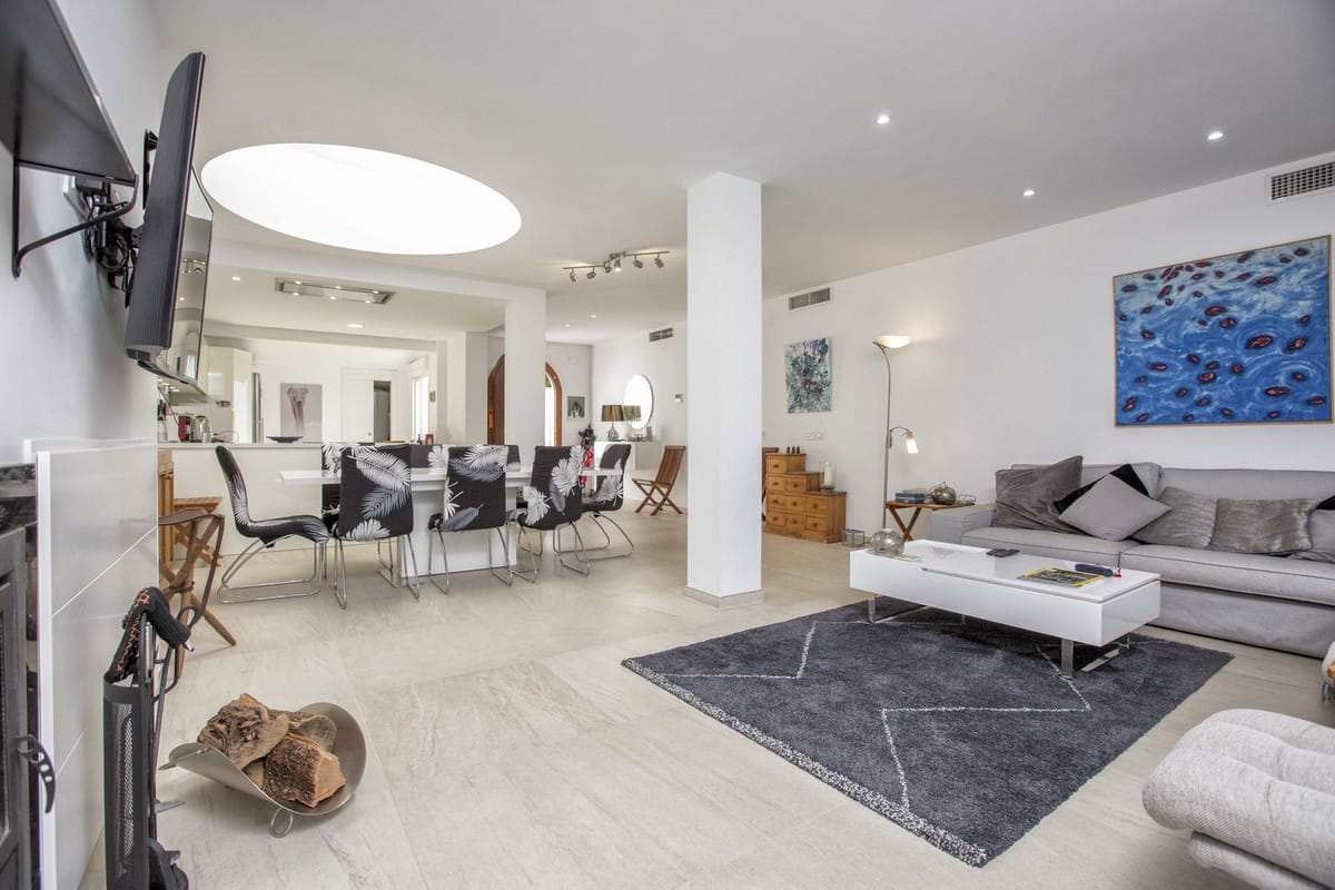 4 bedroom Villa For Sale