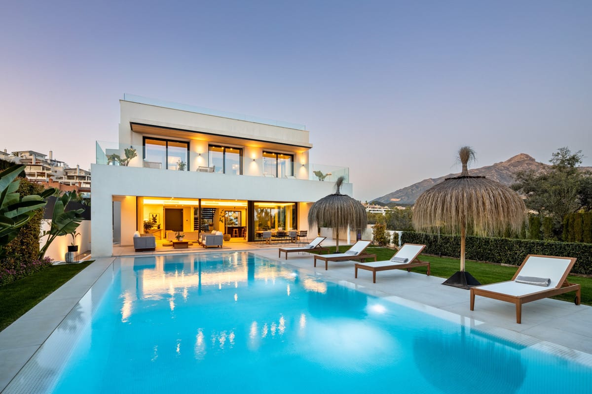 5 bedroom Villa For Sale