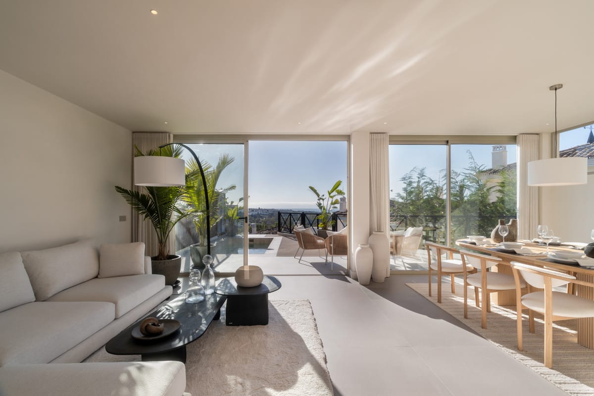 3 bedroom Apartment For Sale