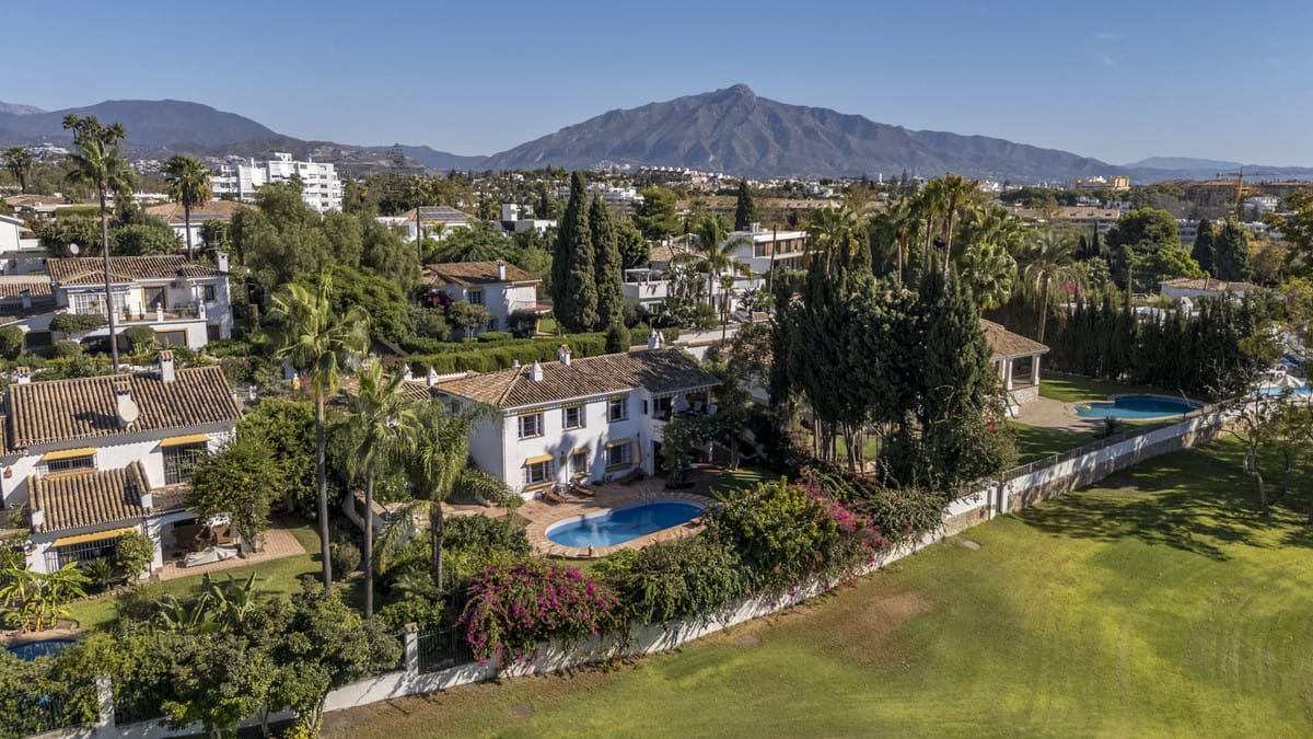 4 bedroom Villa For Sale