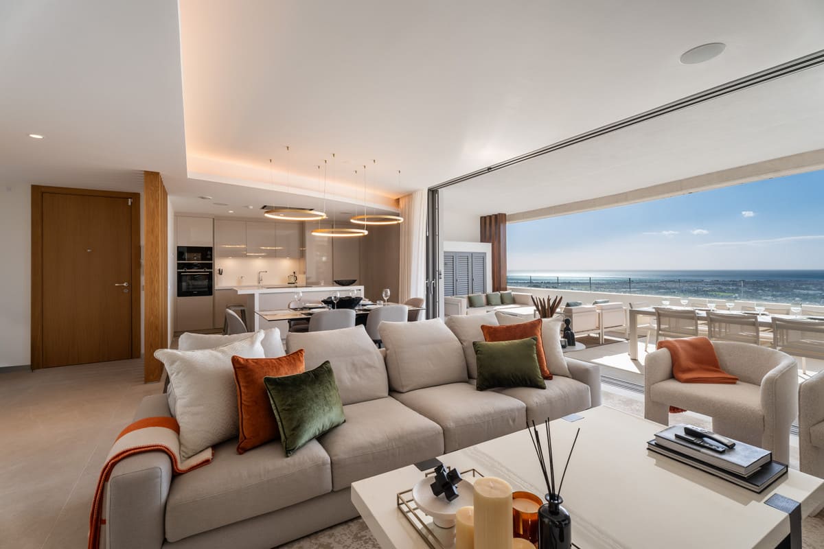 3 bedroom Apartment For Sale