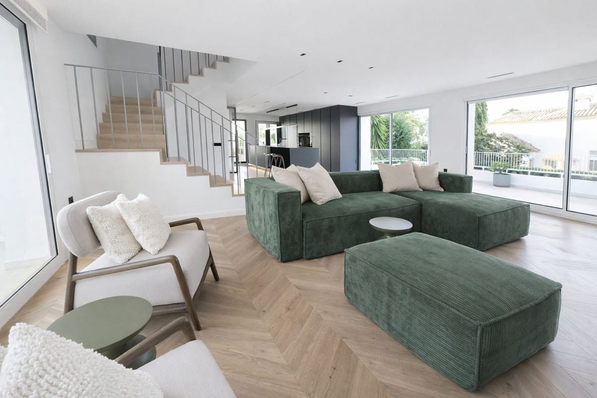3 bedroom Apartment For Sale