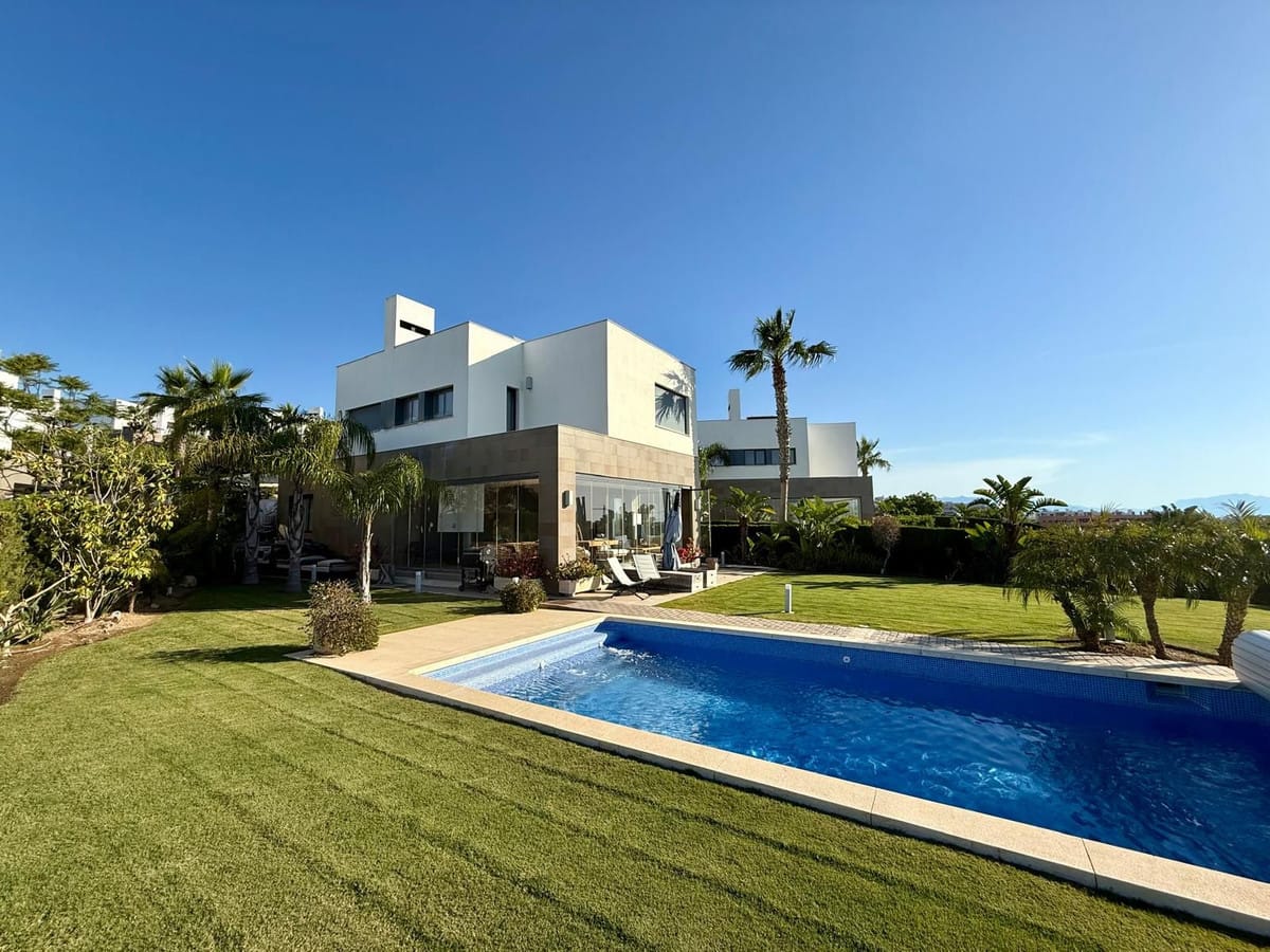4 bedroom Villa For Sale