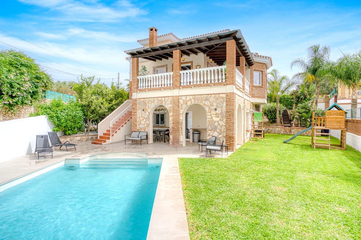 6 bedroom Villa For Sale