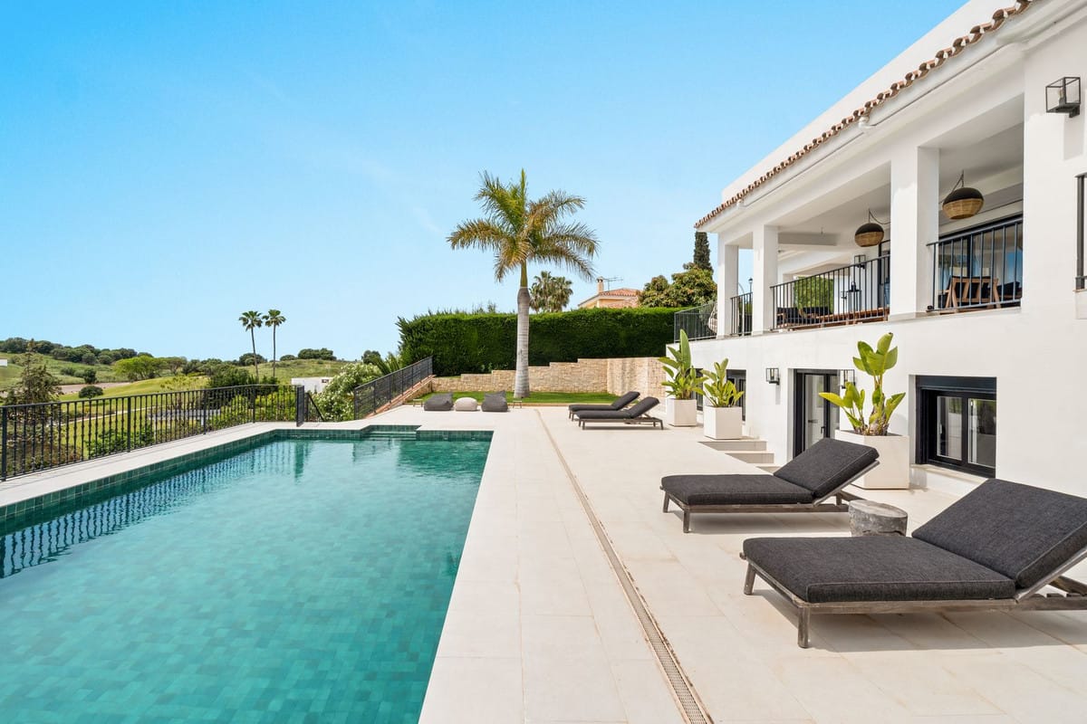 5 bedroom Villa For Sale