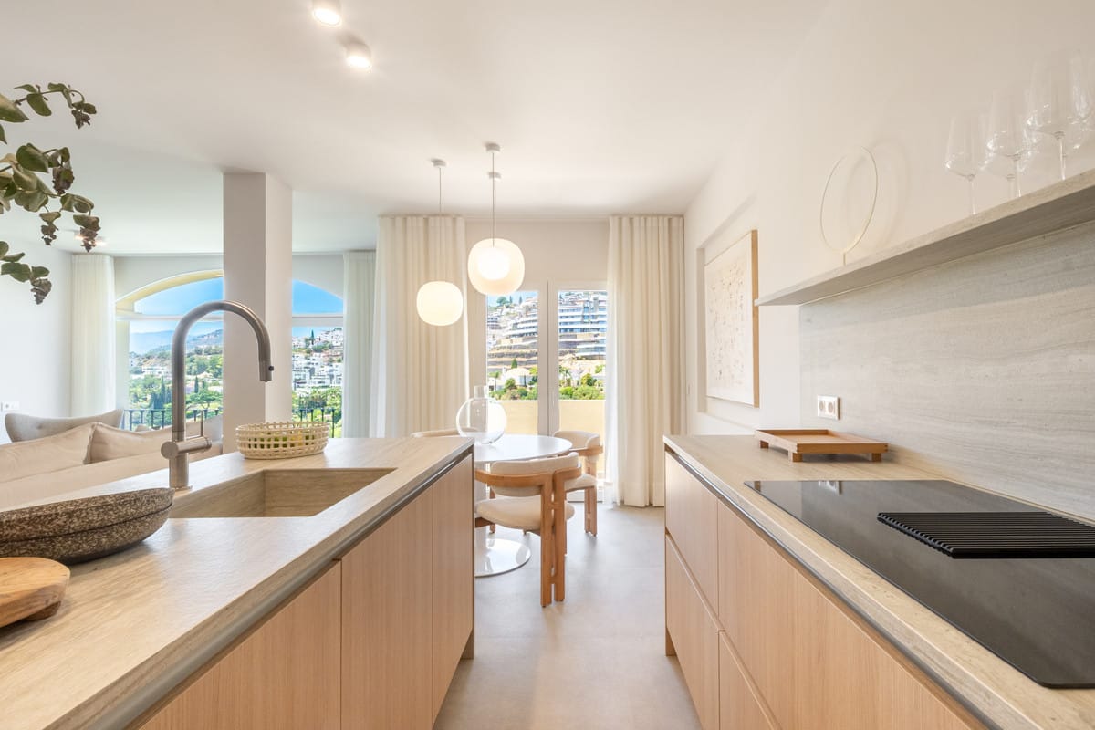 3 bedroom Apartment For Sale