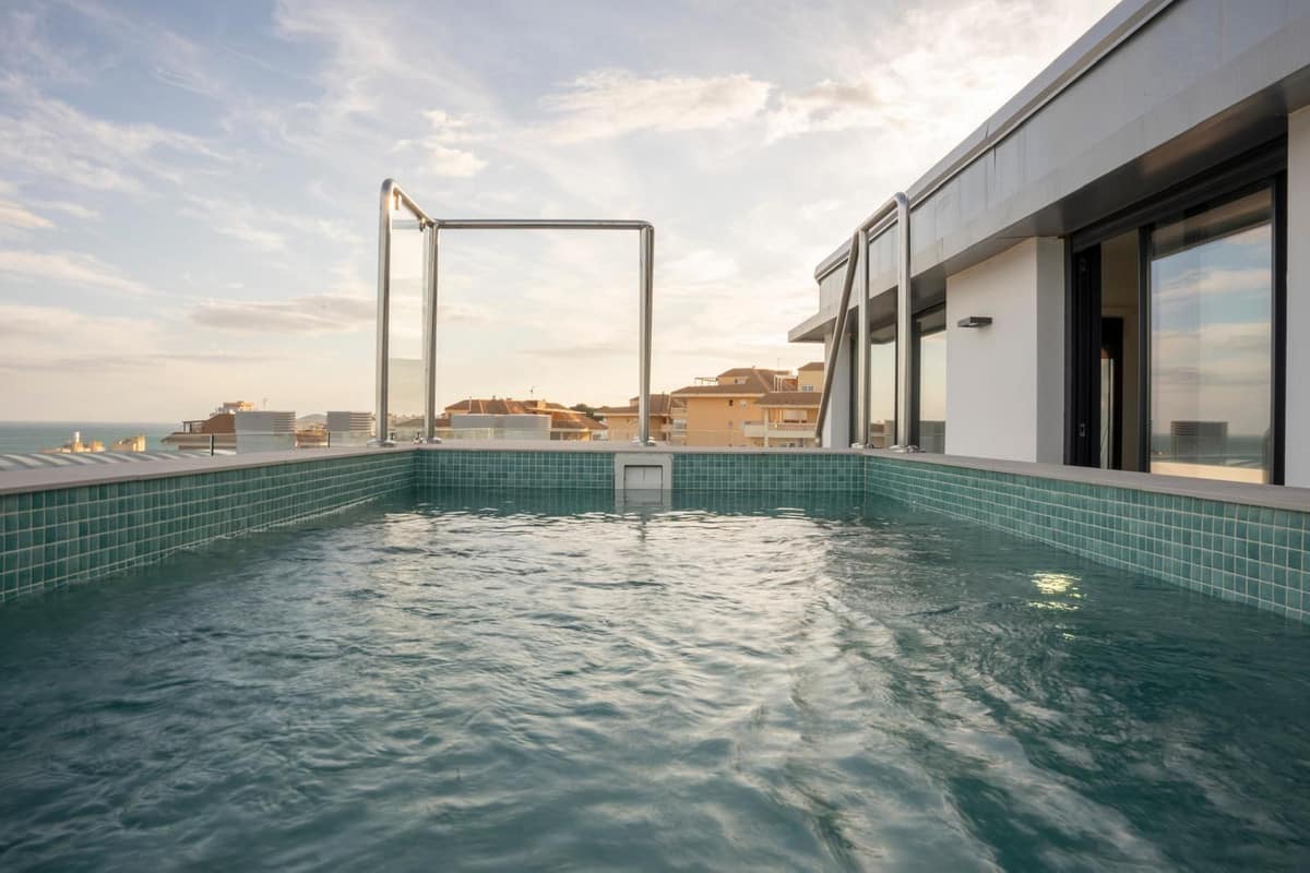 3 bedroom Apartment For Sale