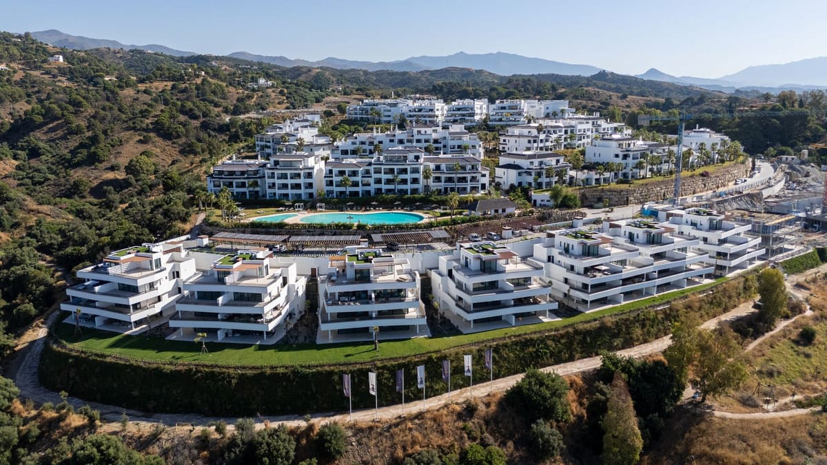 3 bedroom Apartment For Sale