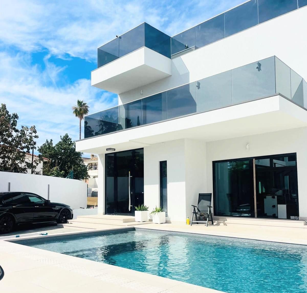 5 bedroom Villa For Sale